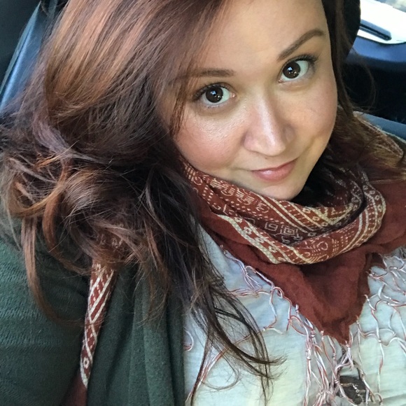 Meet your Posher, Danielle - Picture 7 of 9